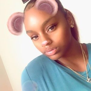 Meet your Posher, Adrianna